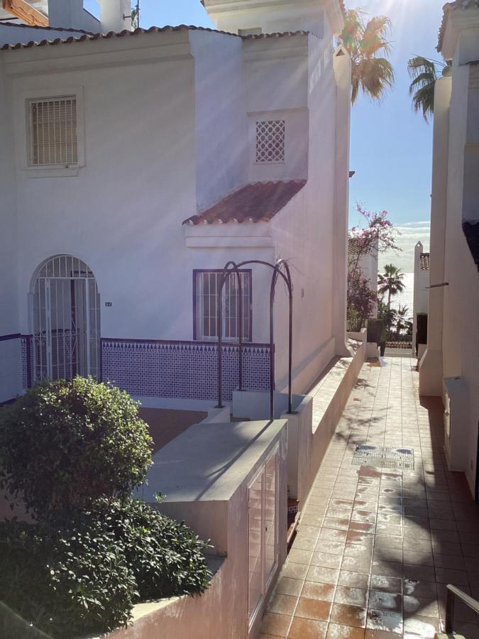 Апартаменты Playa Marina Club Pretty House Малага Экстерьер фото