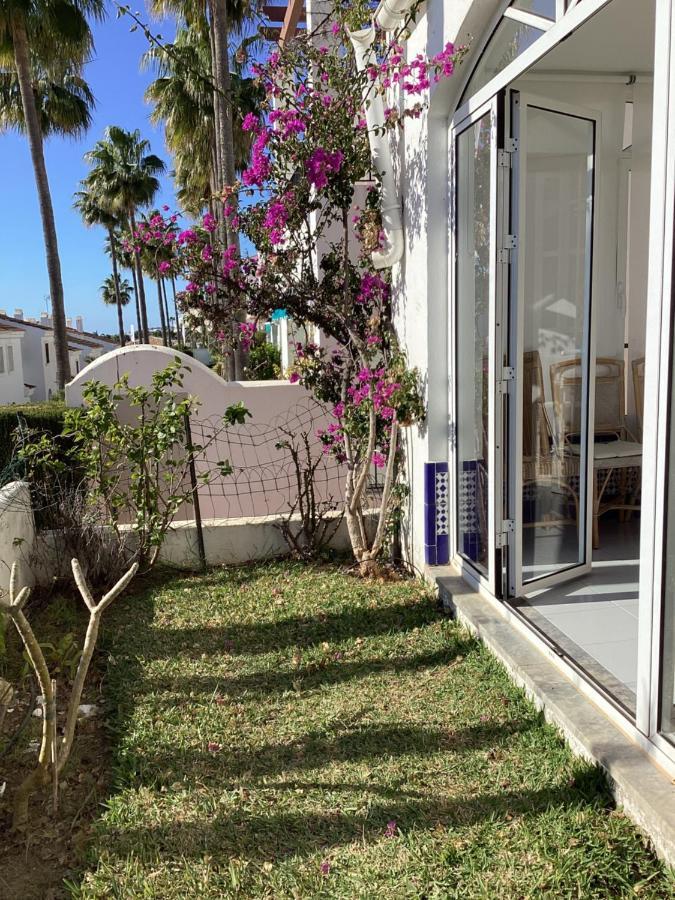 Апартаменты Playa Marina Club Pretty House Малага Экстерьер фото